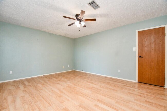 Building Photo - 1218 Briarmead Dr