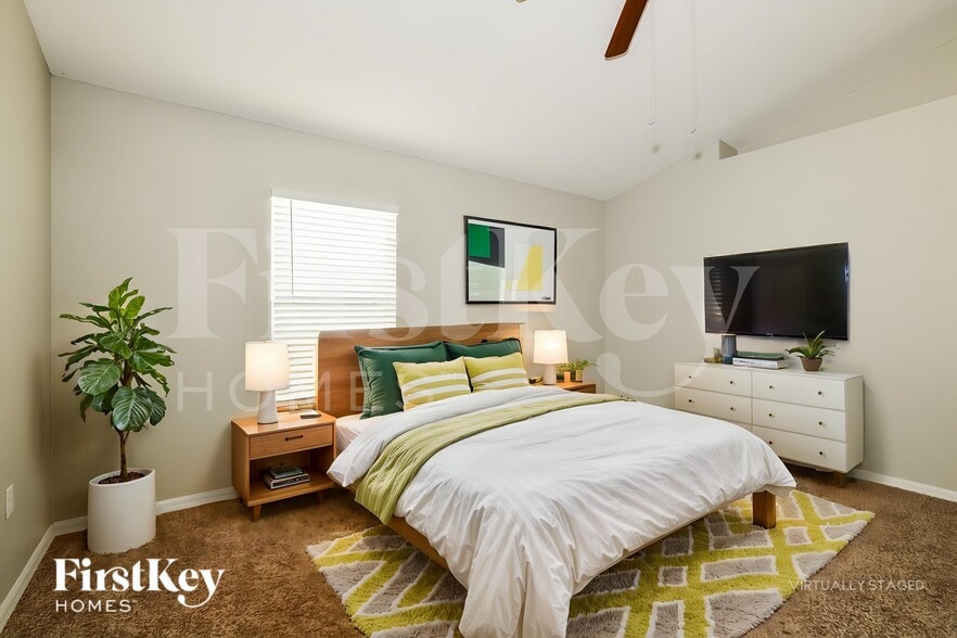 Building Photo - 637 Sunway Ln