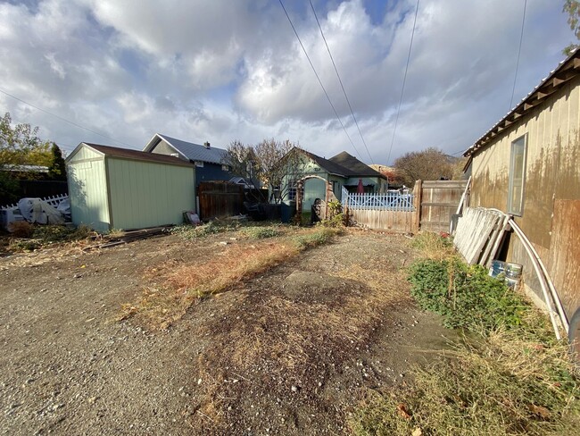 Building Photo - Cozy 2-Bedroom Home for Rent in Chelan, WA!