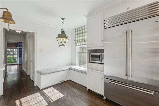 Building Photo - 4437 Larchmont St