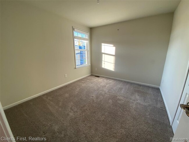 Building Photo - 22490 Woodbridge Ln