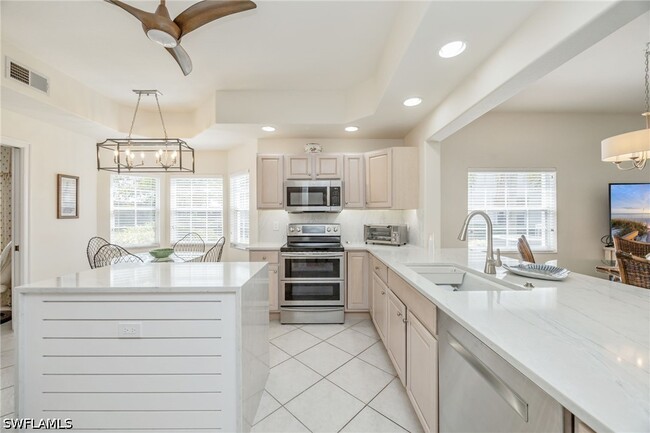 Building Photo - 8200 Saratoga Dr