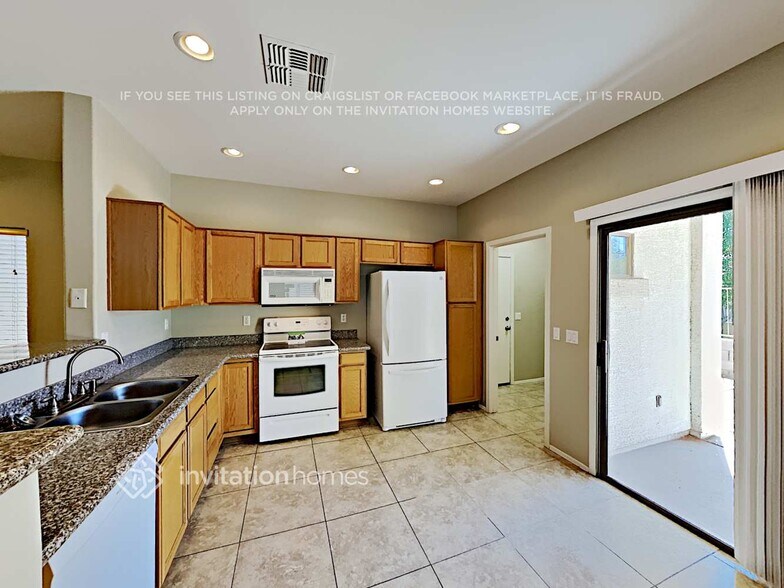 Building Photo - 7627 E Boise St