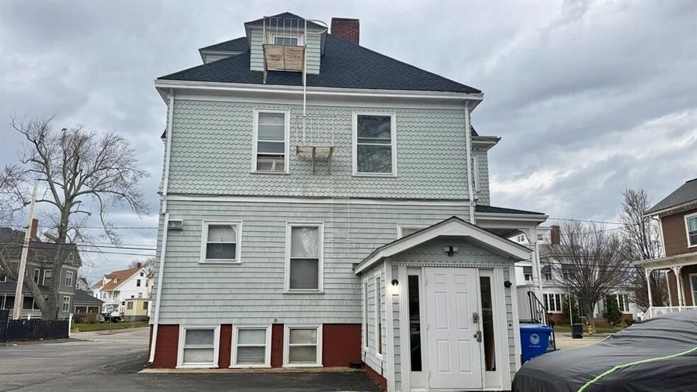 Building Photo - 209 Cottage St.