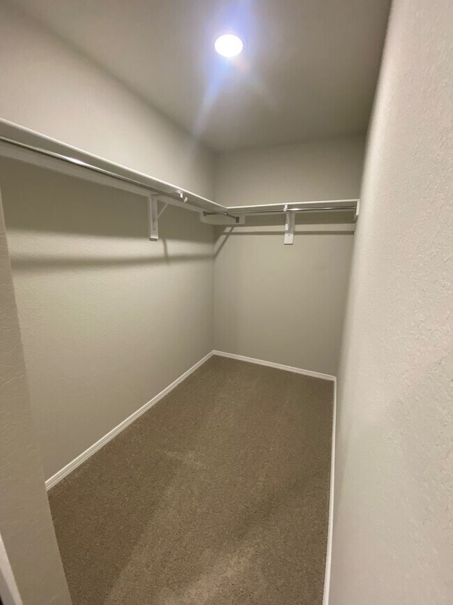 Building Photo - 4520 Olympic Dr