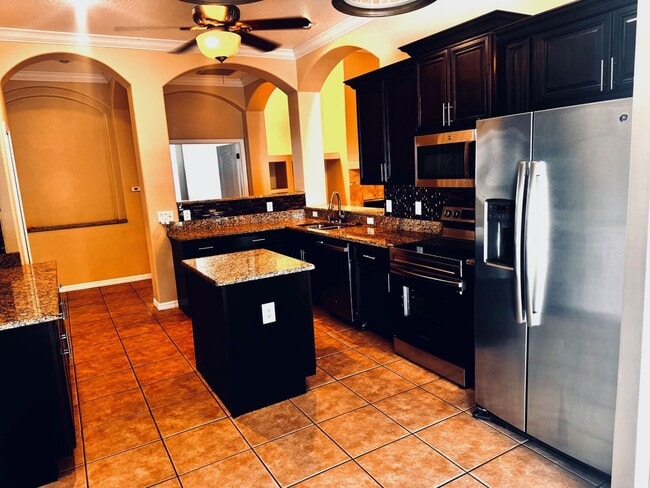 Building Photo - AVAILABLE NOW