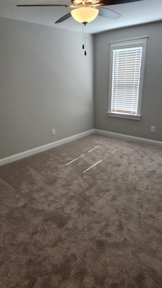 Building Photo - 1815 Fox Den Way