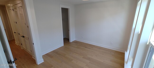 Building Photo - 1614 Bridgeton Dr
