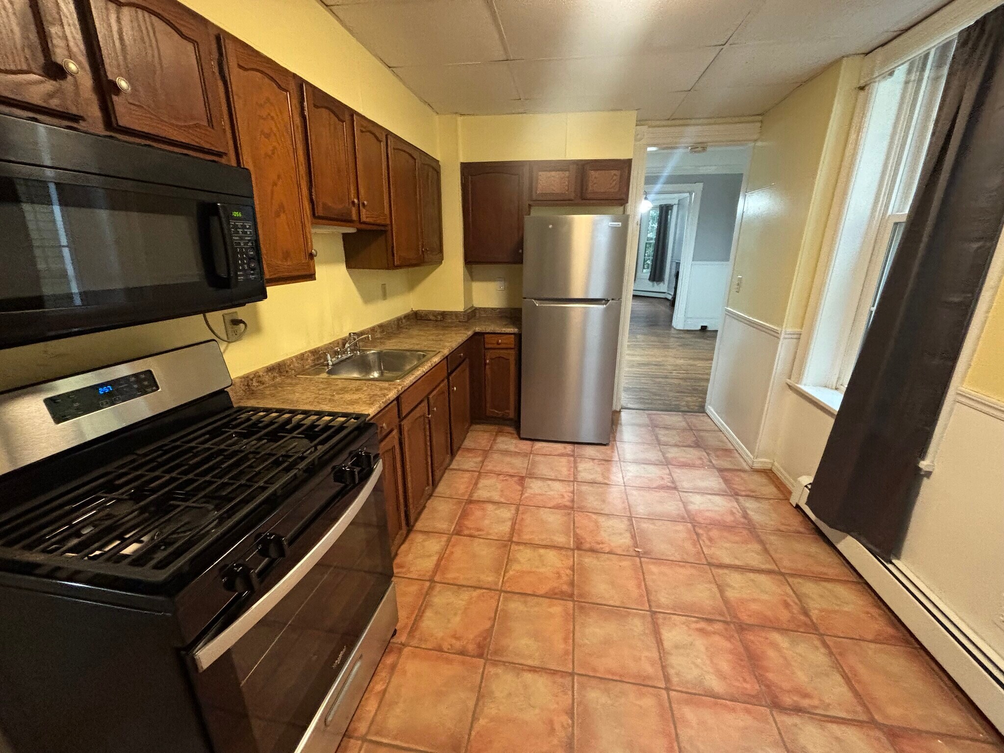 Building Photo - 203 Main St