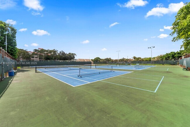 Building Photo - 2311 S Cypress Bend Dr