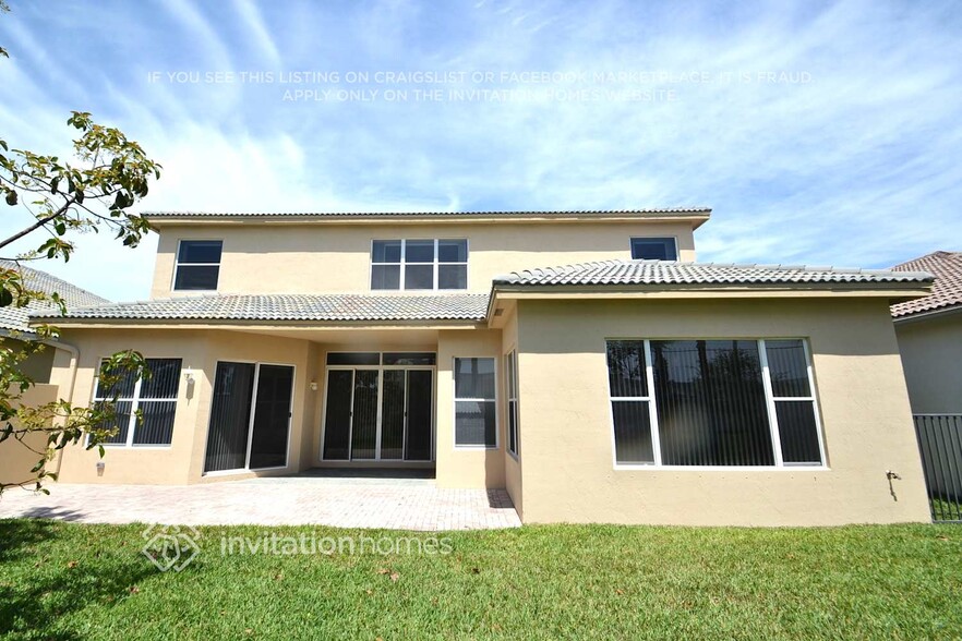 Building Photo - 6262 Hammock Park Rd