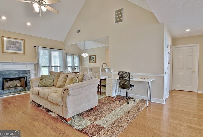 Building Photo - 304 Lamella Ln