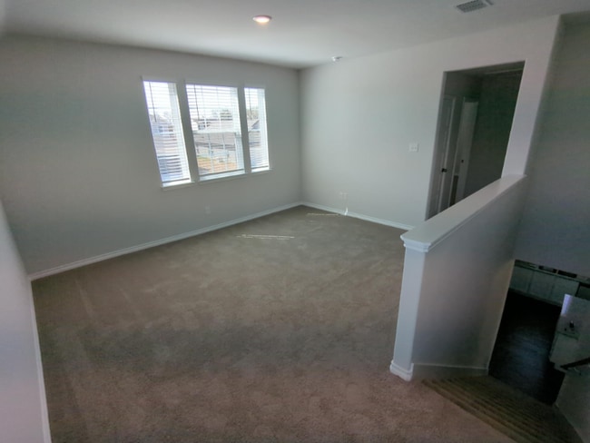 Building Photo - 2436 Dahlia Dr