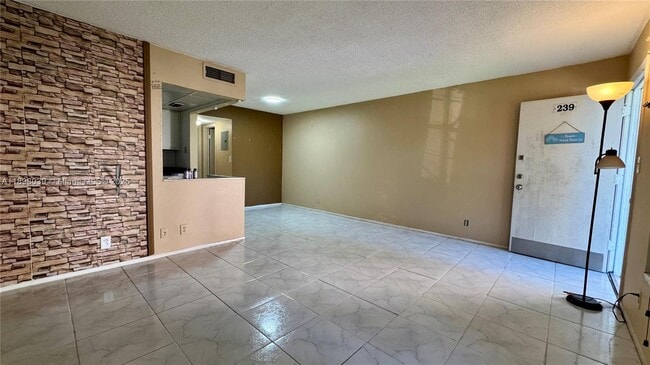 Building Photo - 2901 NW 47th Terrace