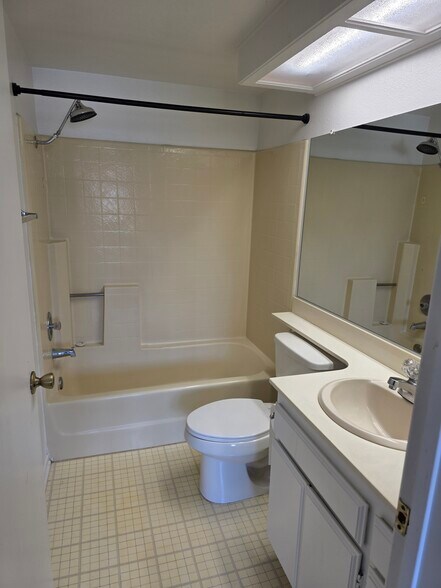 Building Photo - 9378 Twin Trails Dr