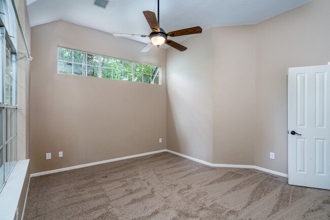 Building Photo - 66 Lakeridge Ct