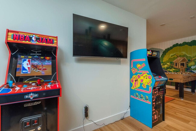 Building Photo - 36 Randall Dr