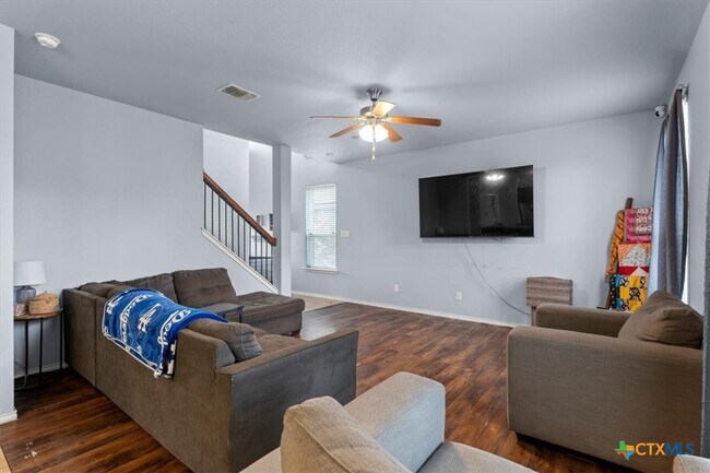 Building Photo - 9613 Adeel Dr