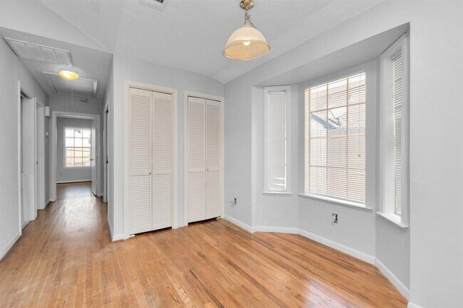 Building Photo - 2347 Sheridan St