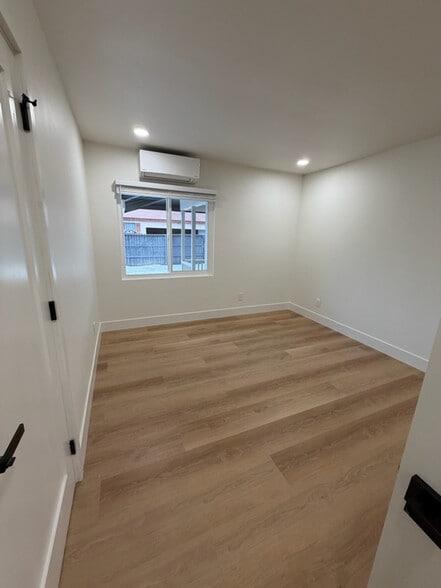 Building Photo - 365 Wisconsin Ave