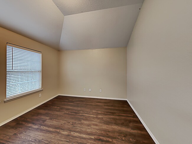 Building Photo - 1910 Temper Lane