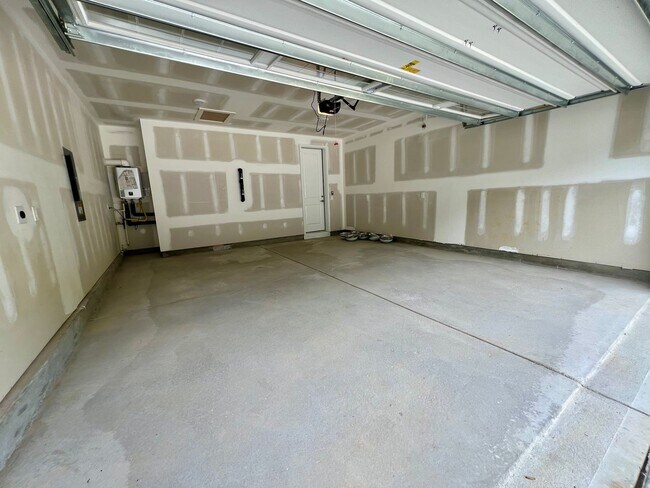 Building Photo - 2429 Vetrina Wy