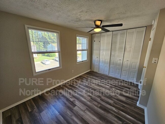 Building Photo - 9445 Lexington Cir