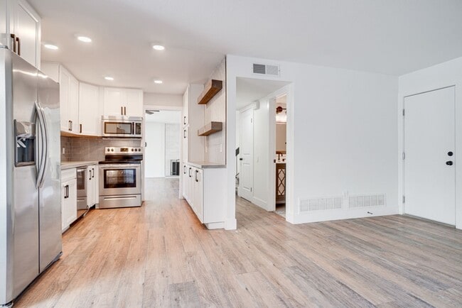 Building Photo - Dain House