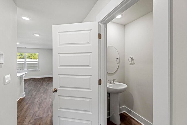 Building Photo - Brand New Townhome- Bike to the beach!!! **MOVE-IN SPECIAL**