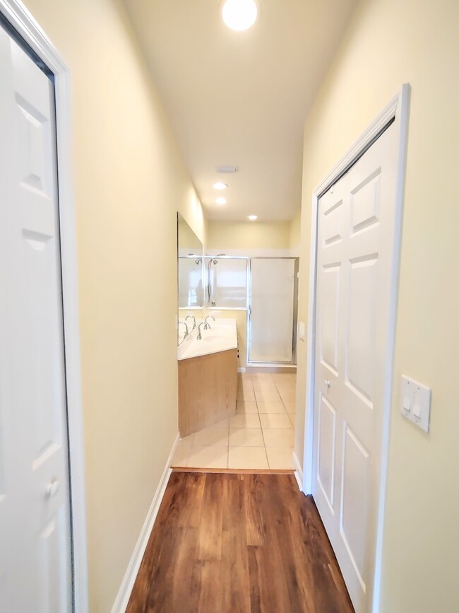 Building Photo - 300 Via Castilla