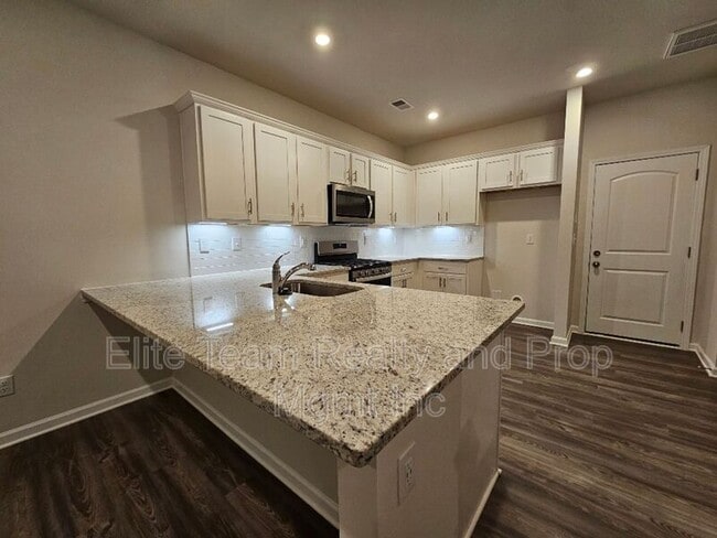 Building Photo - 5416 Kinsbridge Dr