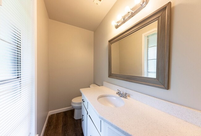 Building Photo - 642 Stevenson St