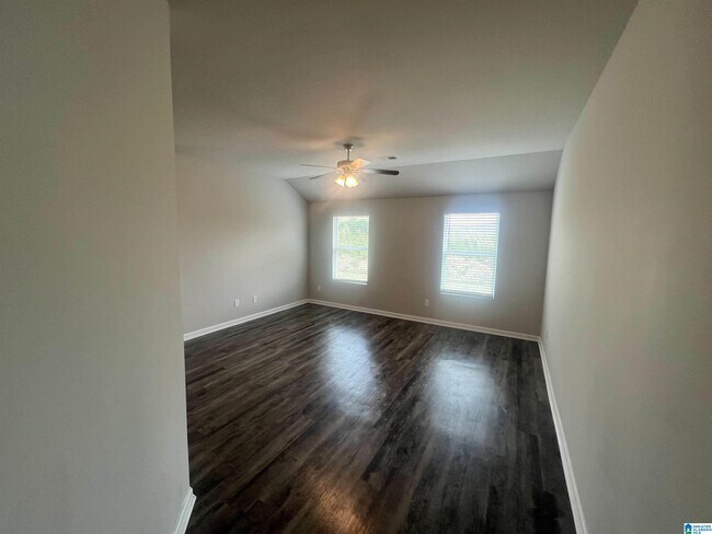Building Photo - 401 Woodland Trl