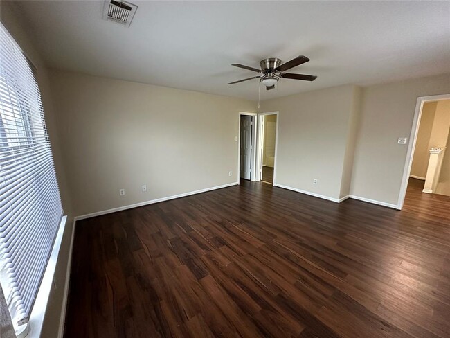Building Photo - 6435 Waldron Dr