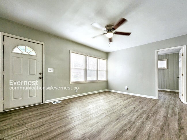 Building Photo - 1292 Beecher St SW