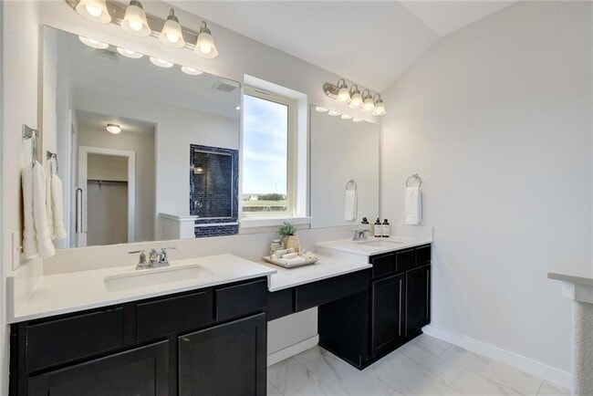 Building Photo - 7219 Auburn Blaze Ln