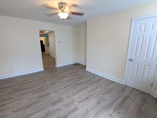 Building Photo - 118-120 S 25th St