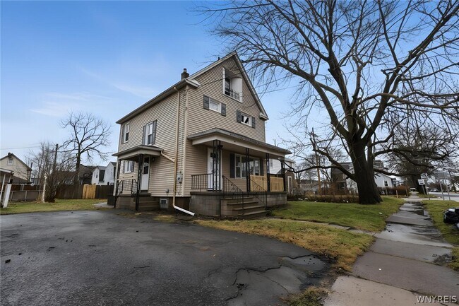 Building Photo - 609 22nd St