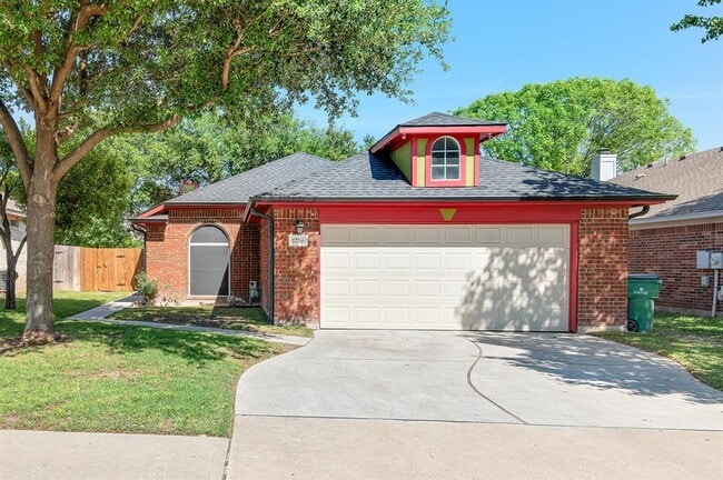 Primary Photo - 1229 Laurelleaf Dr