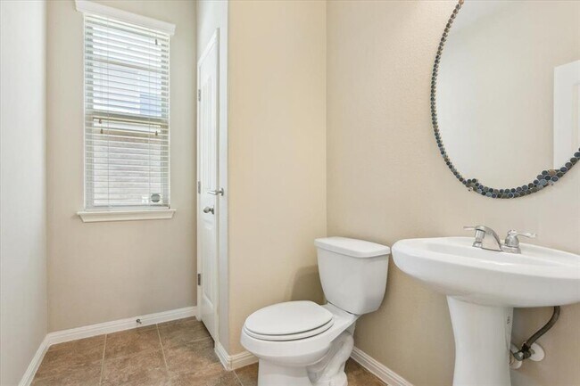 Building Photo - 1013 Fred Couples Ct