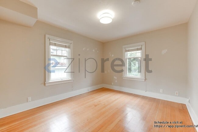 Building Photo - 3332 35th Ave S