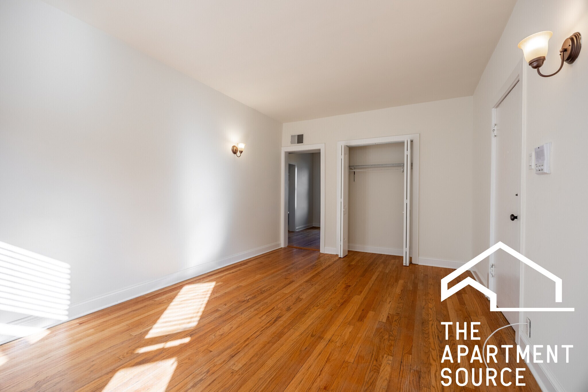 Building Photo - 4038 N Ashland Ave