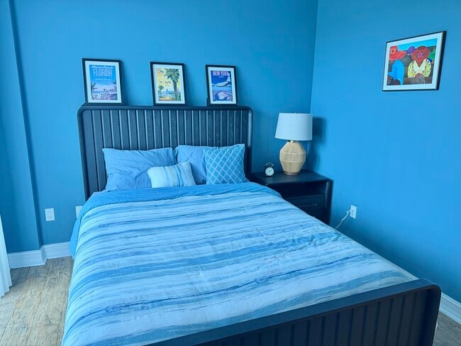 Building Photo - 2609 NE 14th Ave