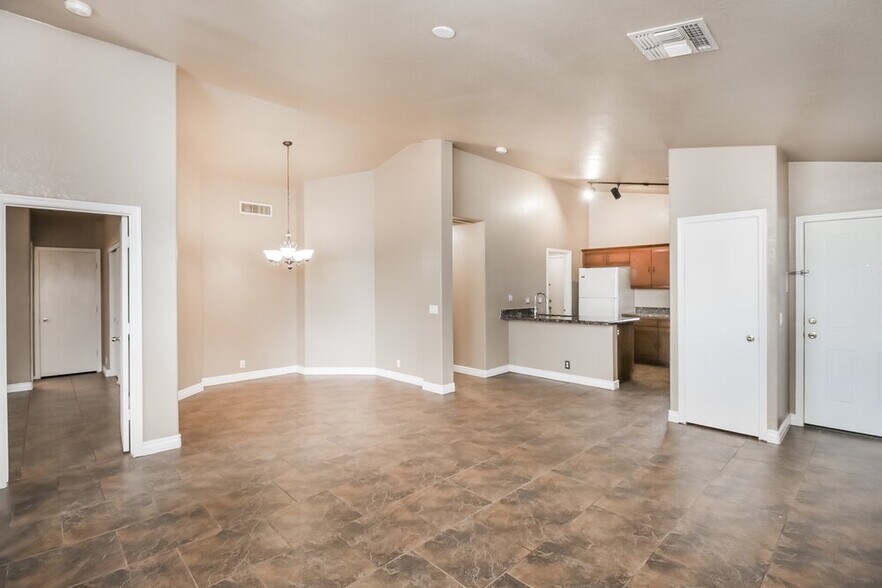 Building Photo - 2231 N 89th Ave