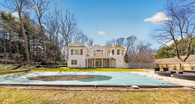 Building Photo - 9 Sea Farm Ct