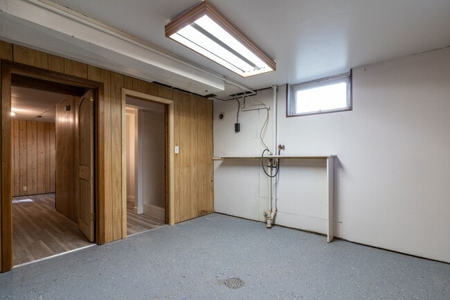 Building Photo - Beautiful Single Family Home