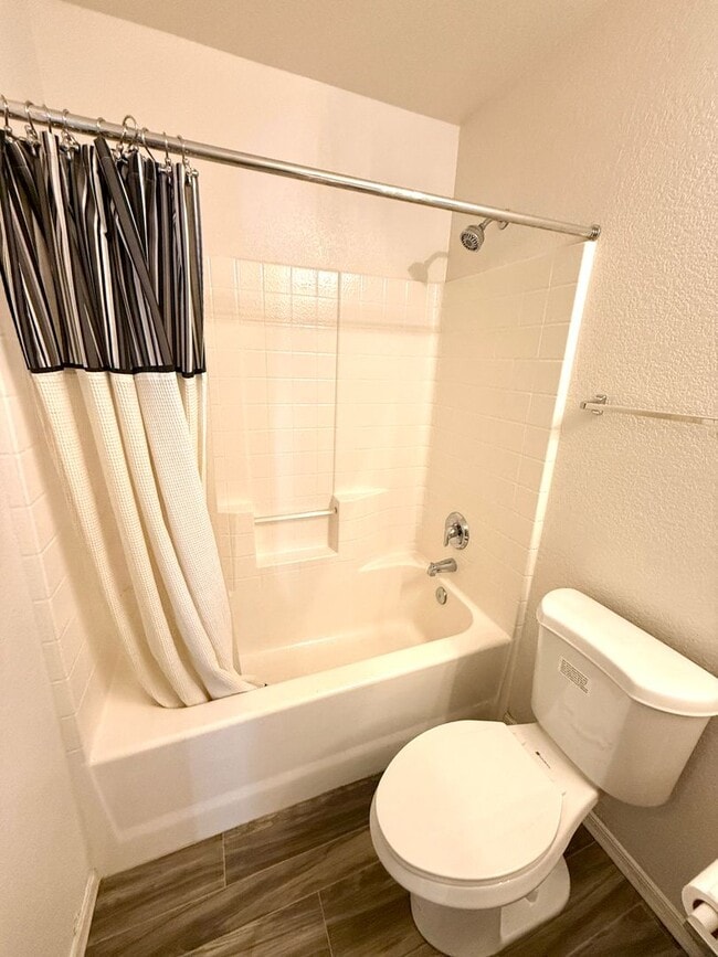 Building Photo - Charming 3-Bedroom Home Near Rotary Park for Rent!