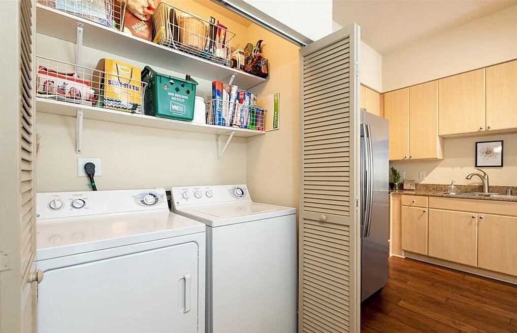 Building Photo - 388 E Ocean Blvd