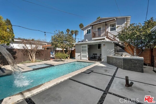 Building Photo - 119 S Hobart Blvd