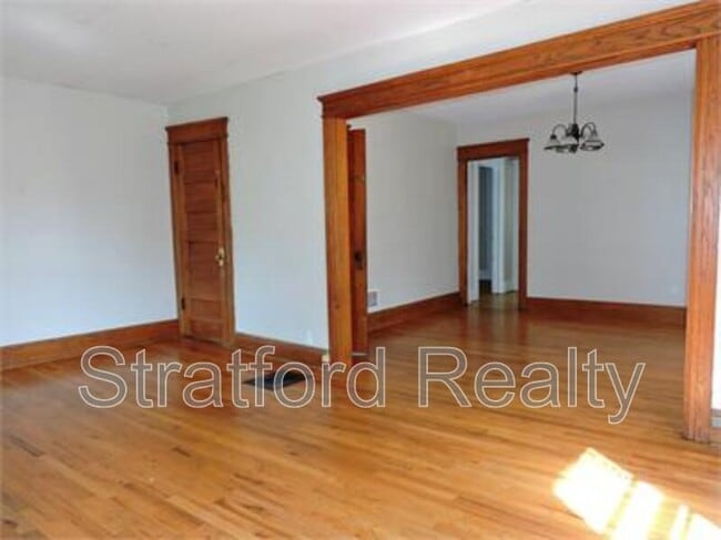 Building Photo - 508-10 Tennyson Ave